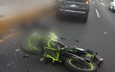 MOTOCICLISTA MUERE Y MENOR ES TRASLADADA AL HOSPITAL, TRAS UN FUERTE ACCIDENTE VEHICULAR SOBRE PROLONGACIÓN BERNARDO QUINTANA.