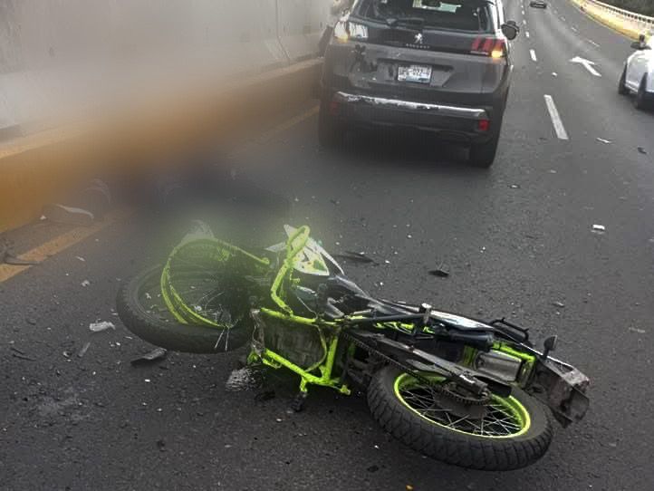 MOTOCICLISTA MUERE Y MENOR ES TRASLADADA AL HOSPITAL, TRAS UN FUERTE ACCIDENTE VEHICULAR SOBRE PROLONGACIÓN BERNARDO QUINTANA.