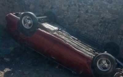 SE REGISTRÓ APARATOSA VOLCADURA EN EL PUEBLO MÁGICO DE BERNAL.