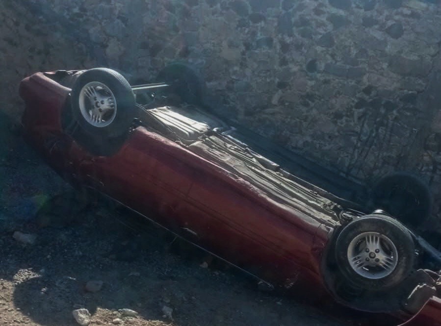 SE REGISTRÓ APARATOSA VOLCADURA EN EL PUEBLO MÁGICO DE BERNAL.