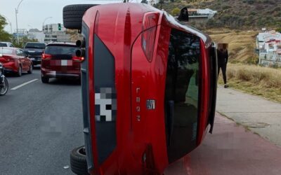 CARAMBOLA Y VOLCADURA DE VEHÍCULO PARALIZA PROLONGACION CONSTITUYENTES.