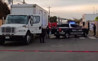 MUERE CICLISTA TRAS SER ATROPELLADO POR UN CAMIÓN TIPO TORTON EN SAN JUAN DEL RÍO.