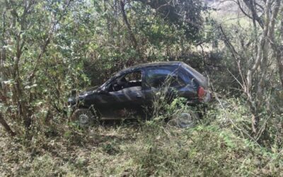 LOCALIZAN EL VEHÍCULO EN EL QUE HABRÍAN HUIDO LOS PRESUNTOS RESPONSABLES DE ASESINAR A BALAZOS A UN HOMBRE EL DÍA DE AYER EL JALPAN DE SERRA.