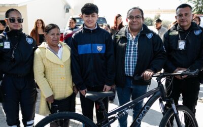 LA SECRETARÍA DE MOVILIDAD DE EL MARQUÉS, IMPARTE CURSO DE CULTURA VIAL EN EL LOBO Y AGUA AZUL.