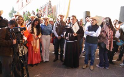 CHEPE GUERRERO ACUDE AL TRADICIONAL PASEO DEL BUEY EN CORREGIDORA.