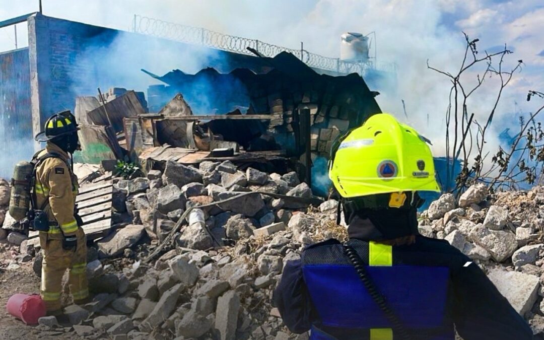 INCENDIO DEJA COMO RESULTADO UN PERRITO MUERTO Y DOS MÁS LESIONADOS.