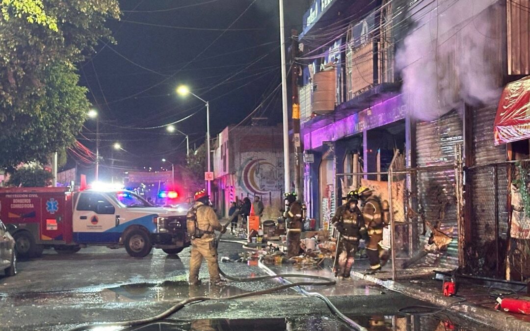INCENDIO CONSUME FERRETERÍA UBICADA EN EL PUEBLITO, CORREGIDORA.