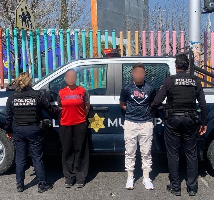 DETIENEN A PAREJA CON EQUIPO DE USO EXCLUSIVO DE LAS CORPORACIONES DE SEGURIDAD PÚBLICA.