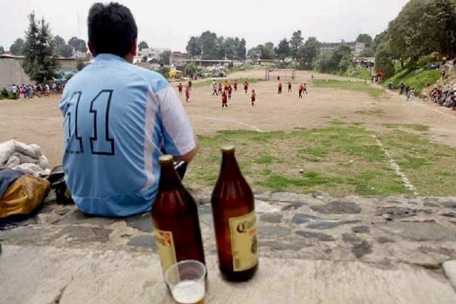 SE PROHÍBE LA VENTA Y CONSUMO DE BEBIDAS EMBRIAGANTES EN LAS CANCHAS DEPORTIVAS DE PINAL DE AMOLES.