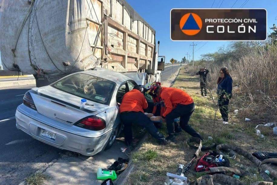 ACCIDENTE EN LA CARRETERA A BERNAL DEJA A UNA PERSONA LESIONADA DE GRAVEDAD.