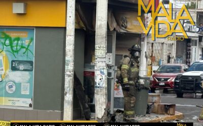 SUJETOS INCENDIAN UNA TIENDA OXXO ARROJÁNDOLE UN OBJETO INCENDIARIO (BOMBA MOLOTOV),