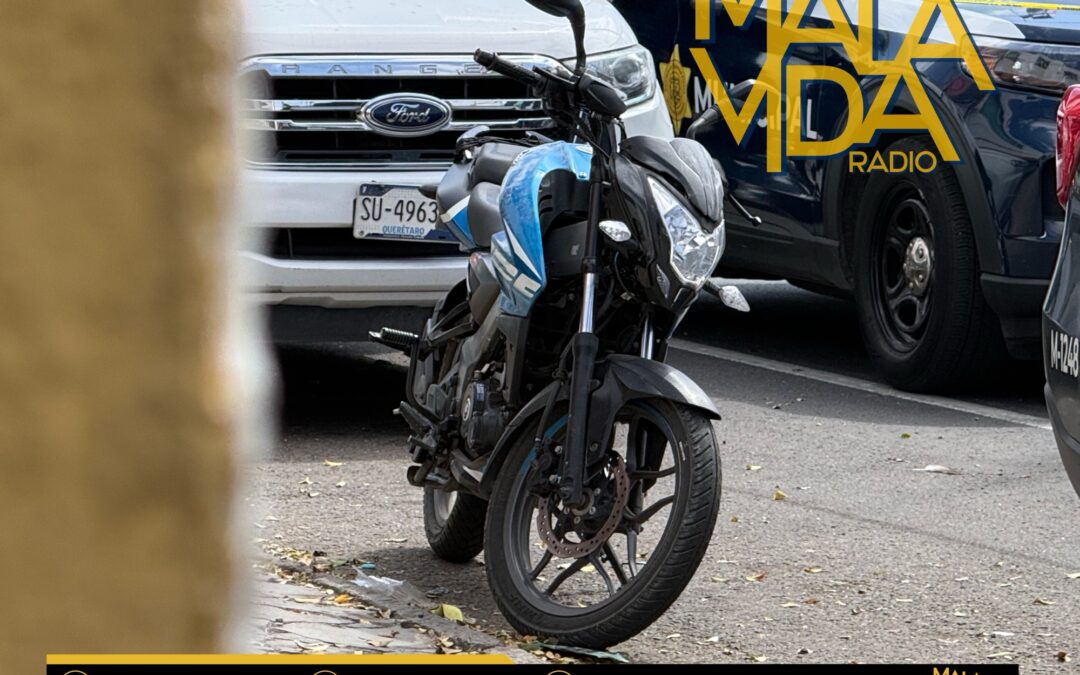 LOCALIZAN LA MOTOCICLETA QUE FUE UTILIZADA POR LOS PRESUNTOS RESPONSABLES DE INCENDIAR UNA TIENDA OXXO.