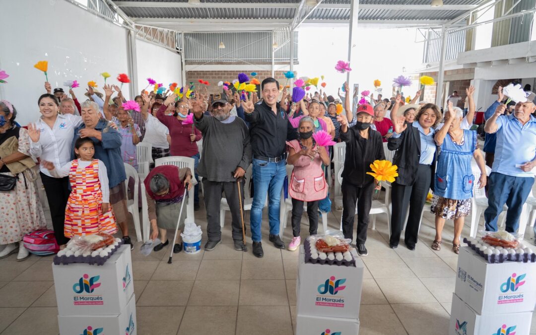 ENTREGA RODRIGO MONSALVO MÁS DE MIL DESPENSAS A ADULTOS MAYORES DEL MUNICIPIO DE EL MARQUÉS.