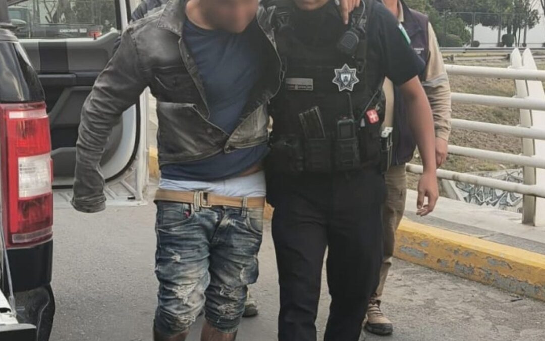 ELEMENTOS DE POES LOGRAN EVITAR QUE UN HOMBRE ATENTARA CONTRA SU VIDA EN SAN JUAN DEL RÍO.