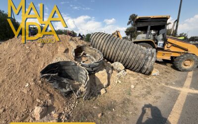 QUEMAN LOS DRENES UBICADOS EN EL PUENTE DE TEJADA Y A UN COSTADO DEL COBAQ Y PROVOCAN CIERRES VIALES.