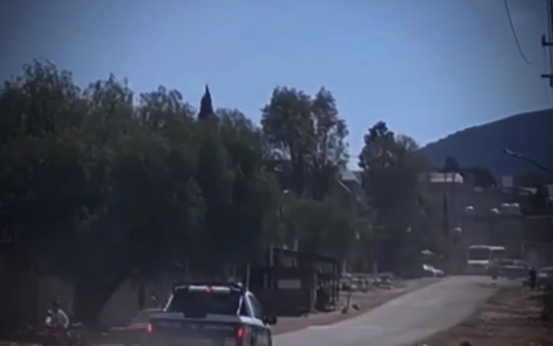 DETIENEN A PRESUNTO LADRÓN DE AUTOS TRAS PERSECUCIÓN Y BALACERA EN LA COMUNIDAD DE LA GOTERA.