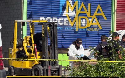 UN HOMBRE MURIÓ LUEGO DE QUE LE CAYERA ENCIMA UN MONTACARGAS AL CUAL LE ESTABA REALIZANDO TRABAJOS DE MANTENIMIENTO.