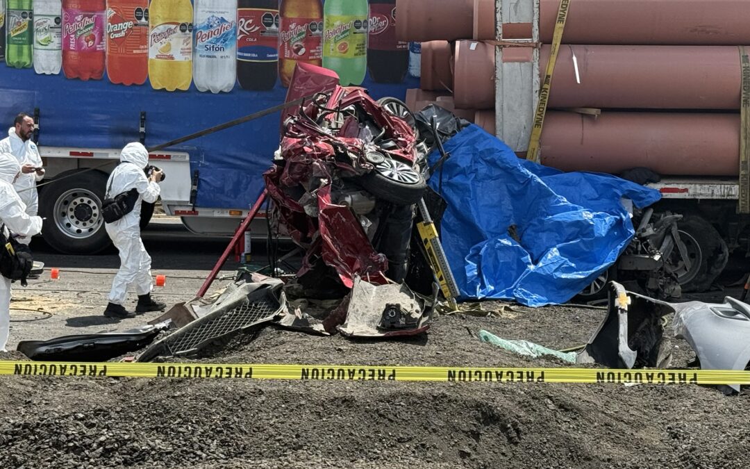 DOS MUERTOS EN FATAL “CARAMBOLA” SOBRE LA CARRETERA FEDERAL 57 A LA ALTURA DEL ESTADIO LA CORREGIDORA.