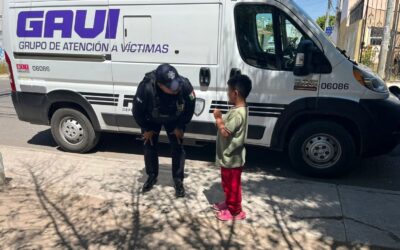 ELEMENTOS DE POES LOCALIZAN Y RESGUARDAN A UN MENOR QUE PRESUNTAMENTE FUE ABANDONADO EN LA COLONIA LAS TERESAS, LA FGE YA INVESTIGA.