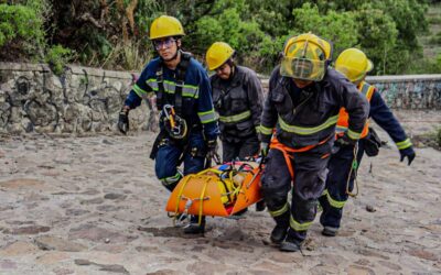 BOMBEROS DE QUERÉTARO REALIZARON EL RESCATE EXITOSO DE UN HOMBRE QUE CAYÓ AL INTERIOR DE LA CORTINA DE LA PRESA DE SANTA CATARINA.
