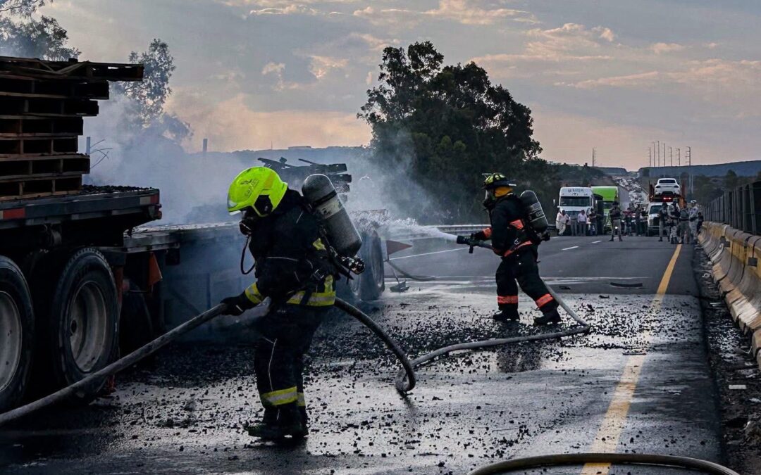 MUERE HOMBRE CALCINADO AL INTERIOR DE SU VEHÍCULO TRAS PROTAGONIZAR UN FUERTE ACCIDENTE.