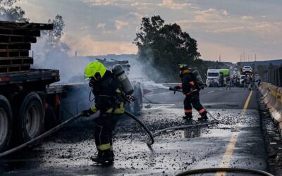 MUERE HOMBRE CALCINADO AL INTERIOR DE SU VEHÍCULO TRAS PROTAGONIZAR UN FUERTE ACCIDENTE.