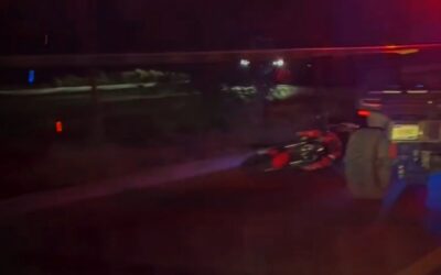 MUERE MOTOCICLISTA TRAS CAER DE SU VEHÍCULO CUANDO CIRCULABA POR LA CARRETERA ESTATAL 200 EN EL MARQUÉS.