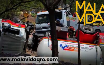 PIPA REPARTIDORA DE GAS VUELCA Y QUEDA AL INTERIOR DE UN DREN PLUVIAL.
