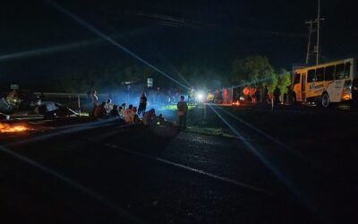 MÁS DE 12 HORAS Y CONTINÚA EL BLOQUEO DE LA CARRETERA FEDERAL QUERÉTARO – SAN LUIS POTOSÍ.