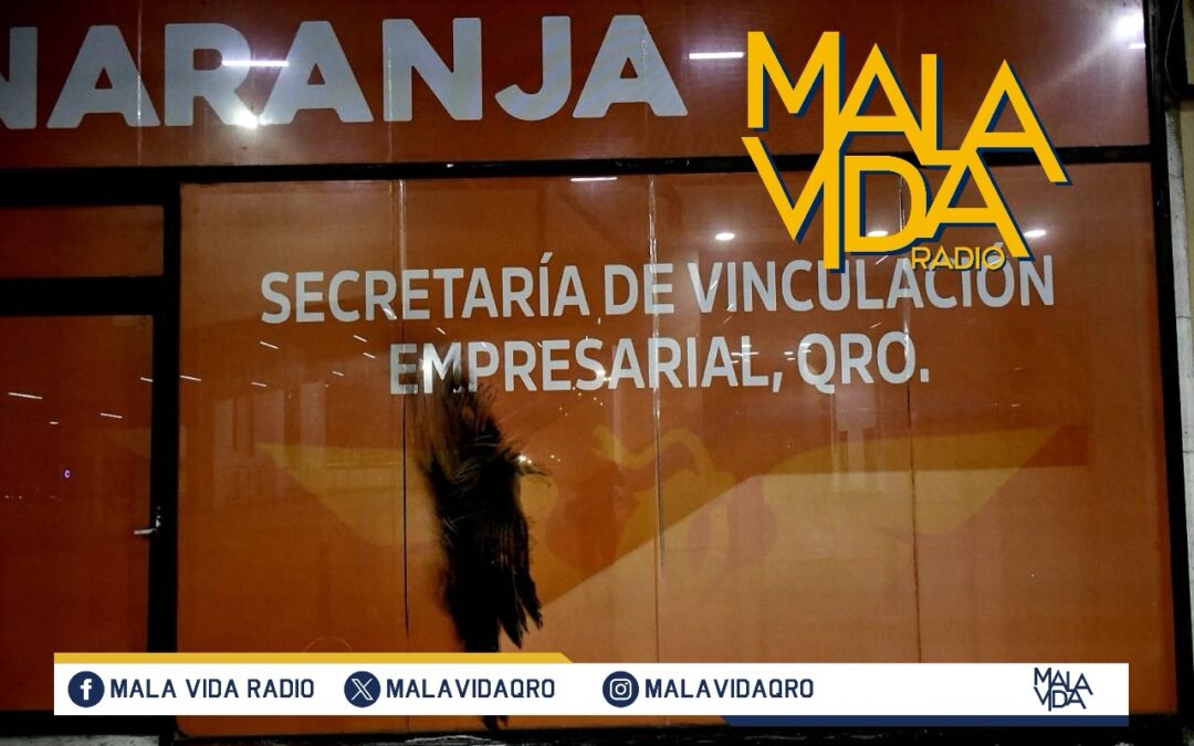 PERSONA EN PRESUNTA SITUACIÓN DE CALLE PRENDE FUEGO A LA FACHADA DE LAS OFICINAS DE MC.