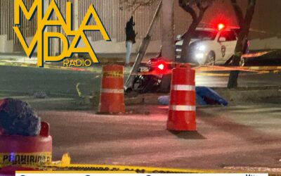 UN JOVEN DE APROXIMADAMENTE 20 AÑOS DE EDAD MURIÓ LUEGO DE IMPACTARSE CONTRA UNA LUMINARIA.