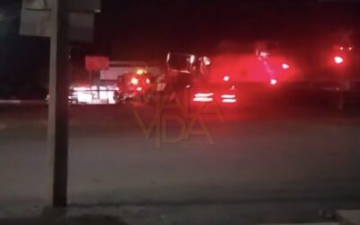TRILER INTENTA GANARLE EL PASO AL TREN Y TERMINA SIENDO EMBESTIDO POR LA LOCOMOTORA EN SAN JUAN DEL RÍO.