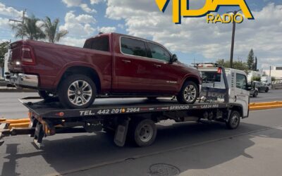 TRAS PERSECUCIÓN POLICÍAS DE CORREGIDORA DETIENEN A UN HOMBRE Y ASEGURARÁN UN CAMIONETA.
