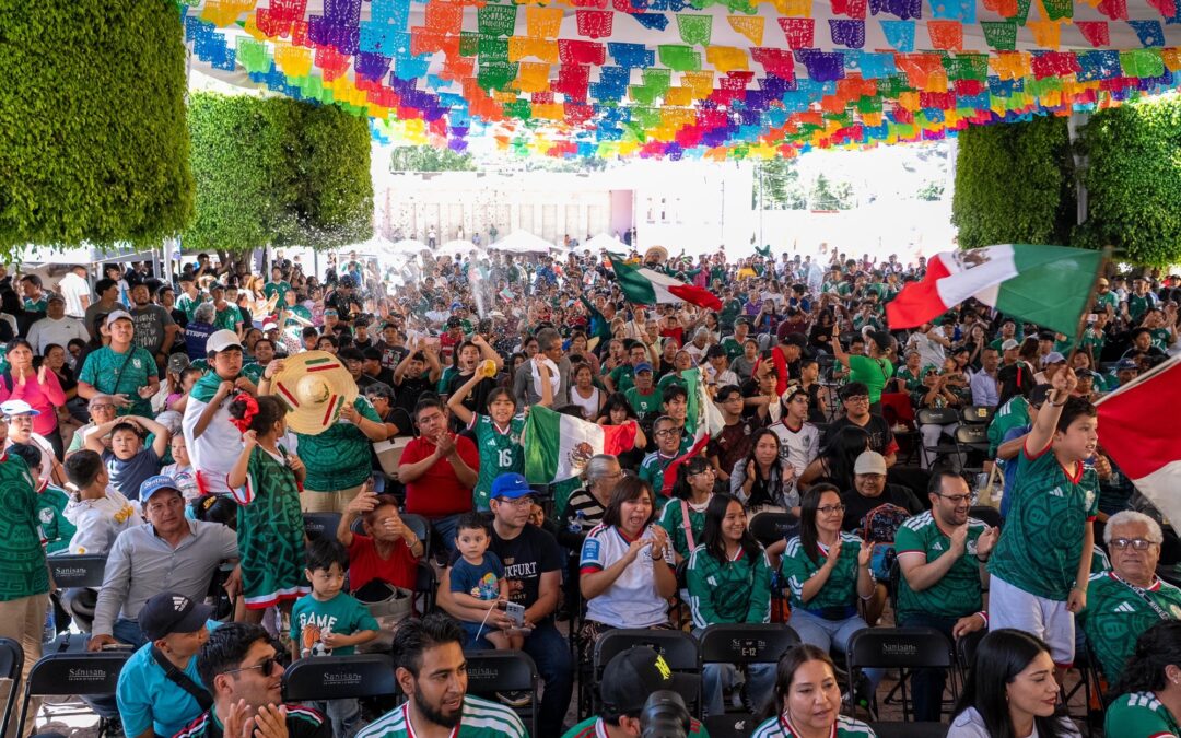 CIENTOS DE FAMILIA MARQUESINAS SE REUNIERON PARA LA TRANSMISIÓN DEL PARTIDO INAUGURAL DEL MUNDIAL.