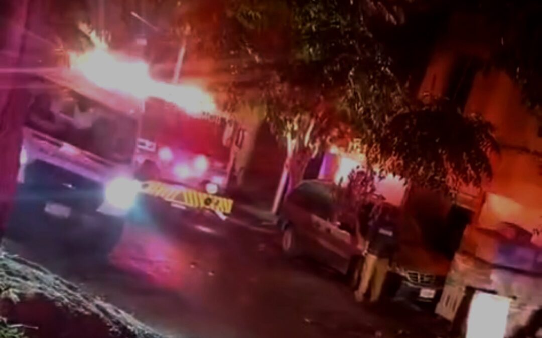 TRES PERSONAS MURIERON ENTRE ELLAS UN MENOR DE EDAD TRAS UN INCENDIO OCURRIDO EN CORREGIDORA.