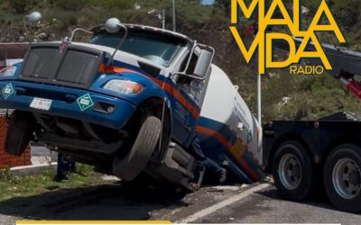 PIPA CARGADA CON OXÍGENO CAE AL INTERIOR DE UNA FOSA SÉPTICA EN LA CARRETERA 57.