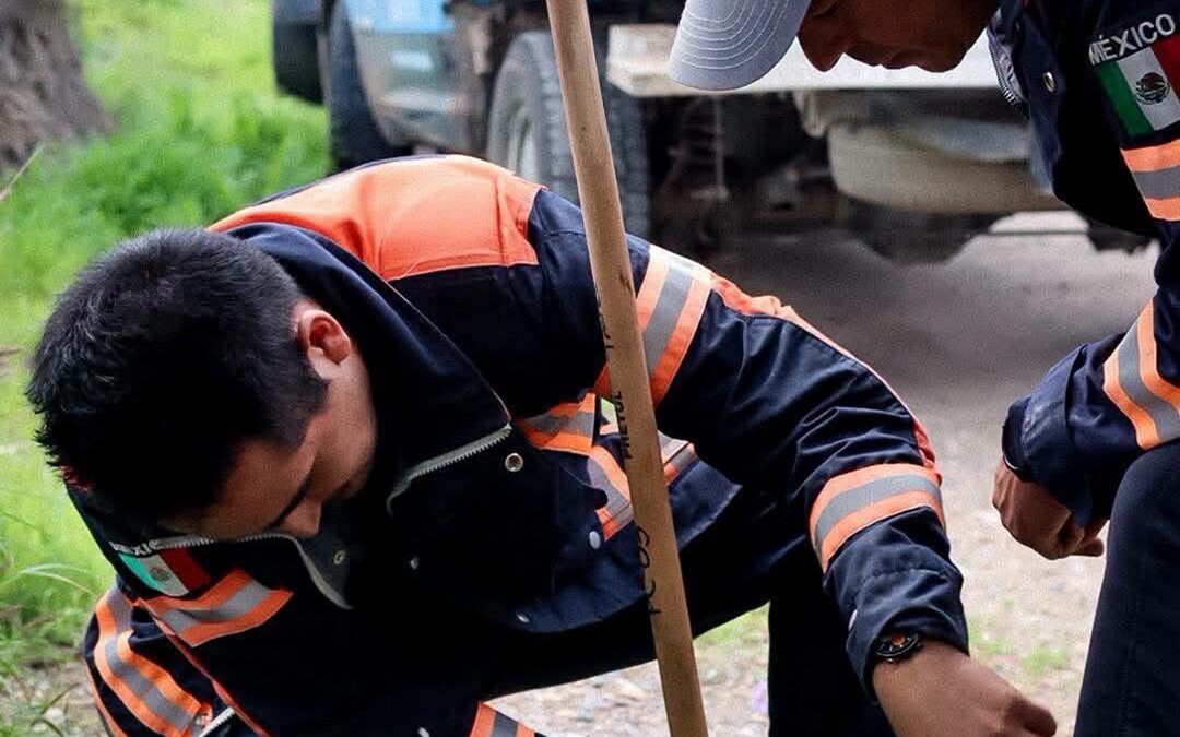 ELEMENTOS DE PC DE EL MARQUÉS RESCATARON A UN CACHORRO DE QUE HABRÍA SIDO ABANDONADO AL INTERIOR DE UN POZO DE AGUA.