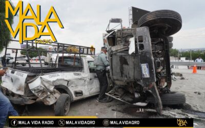CAMIÓN SIN FRENOS PROVOCA UNA APARATOSA CARAMBOLA SOBRE LA CARRETEA FEDERAL 57.