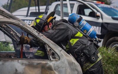 FUERTE CHOQUE E INCENDIO EN EL MARQUÉS SÓLO DEJÓ DAÑOS MATERIALES.
