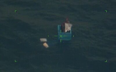 PERSONAL DE LA SEMAR RESCATARON A DOS PERSONAS QUE SE ENCONTRABAN A LA DERIVA EN AGUAS DEL PACÍFICO.