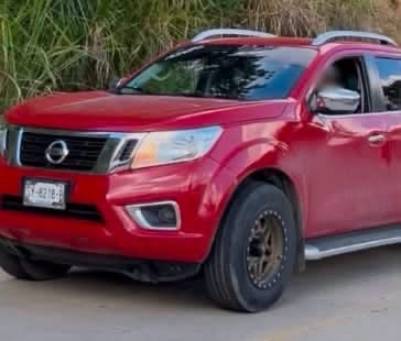 SUJETOS ARMADOS DURANTE LA MADRUGADA INGRESARON A UNA VIVIENDA SOMETEN A UNA FAMILIA Y ROBAN UNA CAMIONETA.