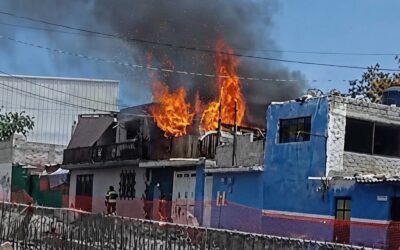 PRESUNTO CORTO PROVOCA FUERTE INCENDIO EN LA COLONIA PEÑUELAS.