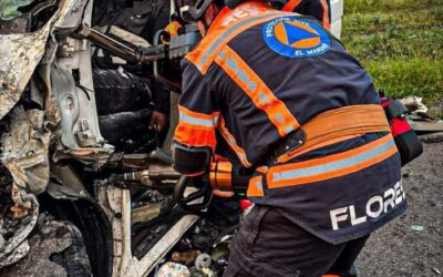 FUERTE CHOQUE FRONTAL EN LA CARRETERA A LOS CUES, DEJA DOS PERSONAS CON LESIONES DE GRAVEDAD.