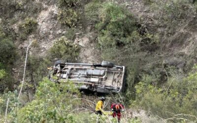 UNA PERSONA FALLECIÓ LUEGO DE QUE SU VEHÍCULO CAYERA A UN BARRANCO EN CADEREYTA.
