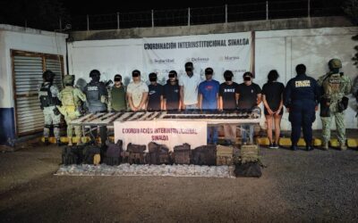 AUTORIDADES FEDERALES DETIENEN A 9 PERSONAS Y ASEGURAN UN IMPORTANTE CANTIDAD DE ARMAMENTO EN SINALOA.