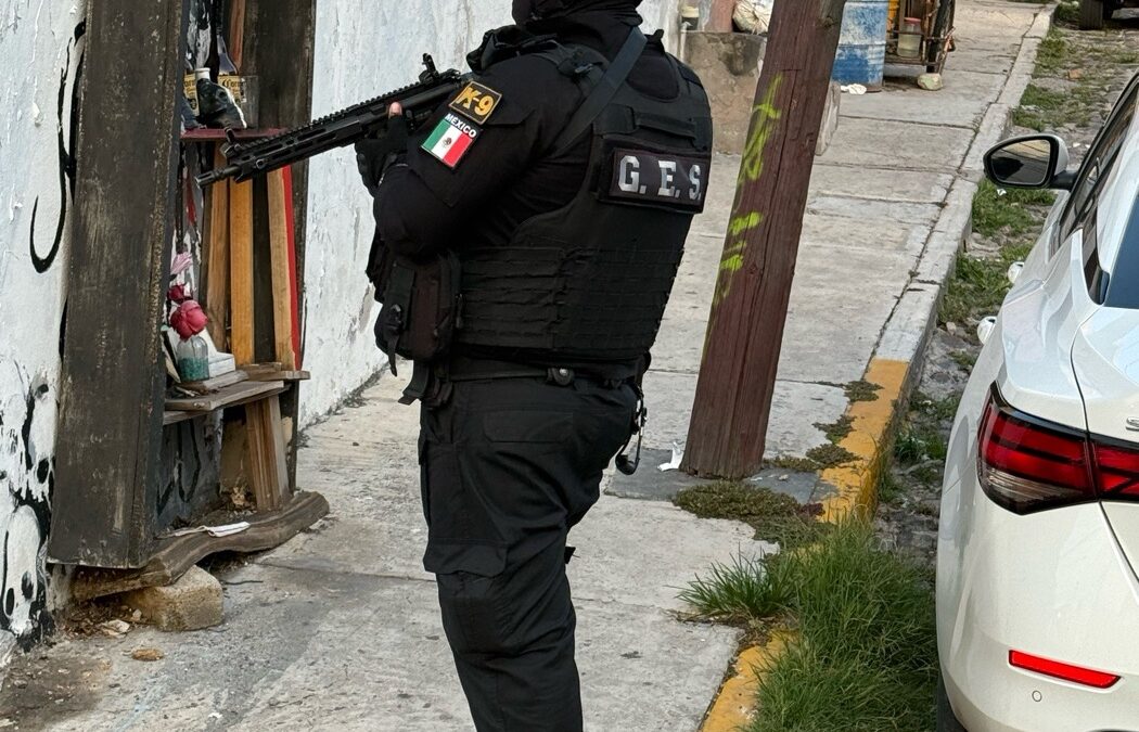 LA FGE REALIZÓ DILIGENCIAS DE CATEO EN LA COLONIA SANTA BÁRBARA, CORREGIDORA.