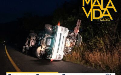 VURLCA PIPA CARGADA CON GAS SOBRE LA CARRETERA FEDERAL 120 EN EL MUNICIPIO DE LANDA DE MATAMOROS.