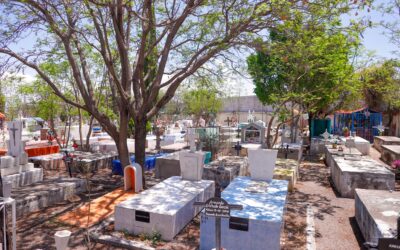 CORREGIDORA SE PREPARA PARA RECIBIR A MÁS DE 40 MIL VISITANTES EN SUS PANTEONES POR DÍA DE MUERTOS.