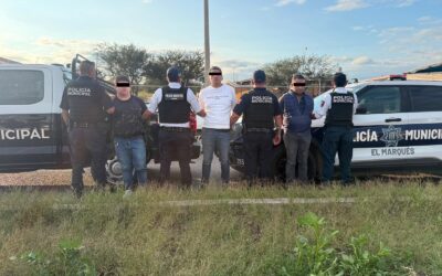 TRAS PERSECUCIÓN, POLICÍAS DE LA ZONA METROPOLITANA RECUPERAN VEHÍCULO ROBADO Y ASEGURAN A TRES HOMBRES.