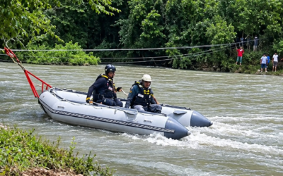 PC INSTALA TIROLESA PARA AYUDAR CON EL CRUCE DE PERSONAS Y CON EL TRASLADO DE VÍVERES A LA COMUNIDAD DE SANTA MARÍA DE LOS COCOS, ARROYO SECO.